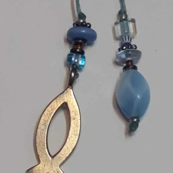 Memory Marks Bookmark, Angel Pin, and Essential Oil Diffuser Prayer Box - Picture 3 of 13